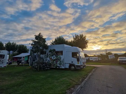 Camping Caravaning Oyambre